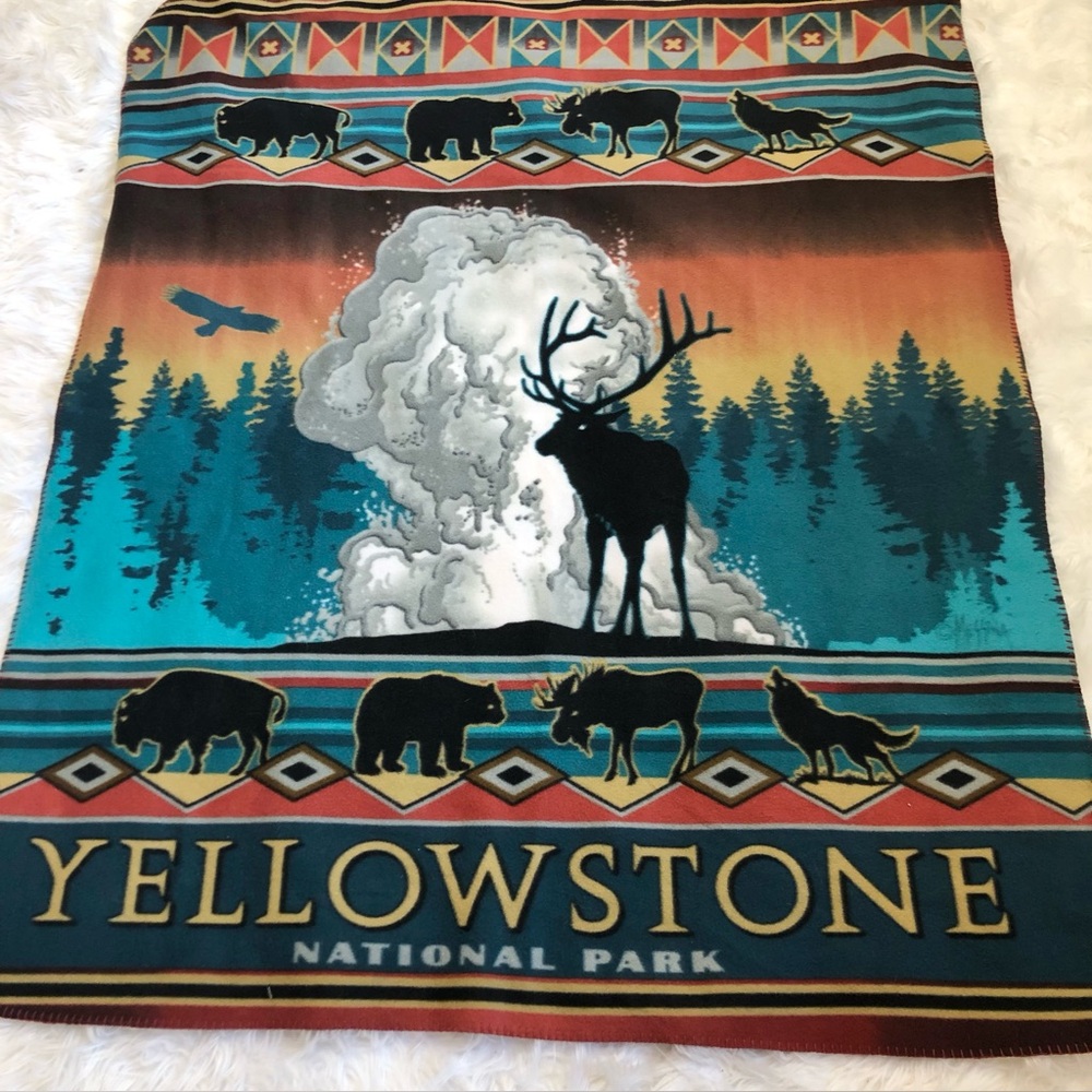 Yellowstone National Park Throw Blanket